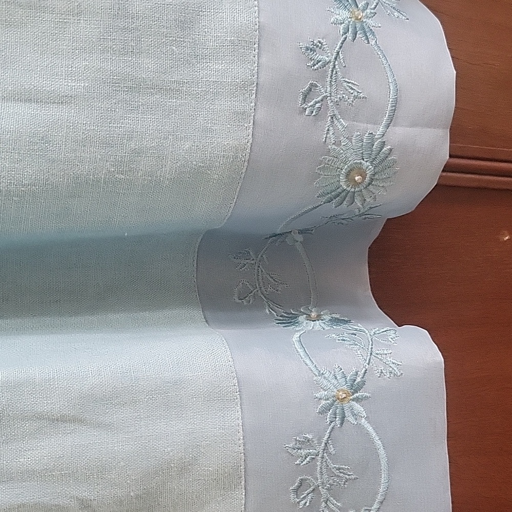 Beautiful linen/rayon long skirt made by Sag Harbor, size 12. - Picture 3 of 5